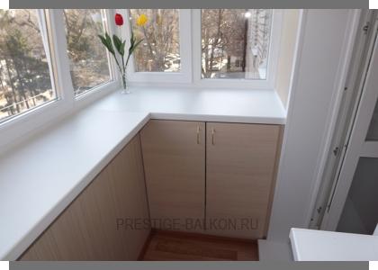 Теплое остекление пластиковыми окнами с выносом подоконника в Красногорске